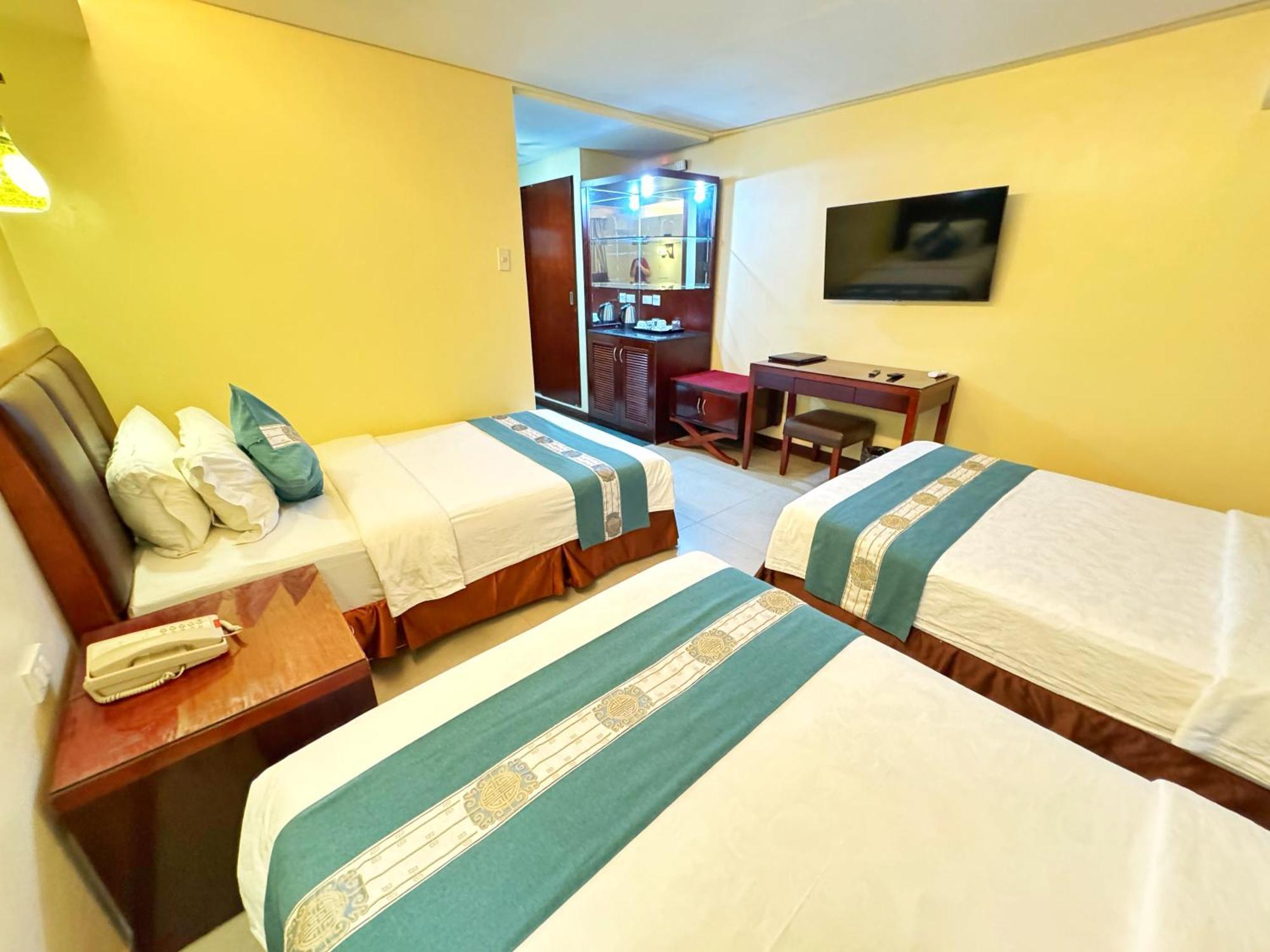 Golden Phoenix Hotel Boracay Manoc-Manoc Exterior photo