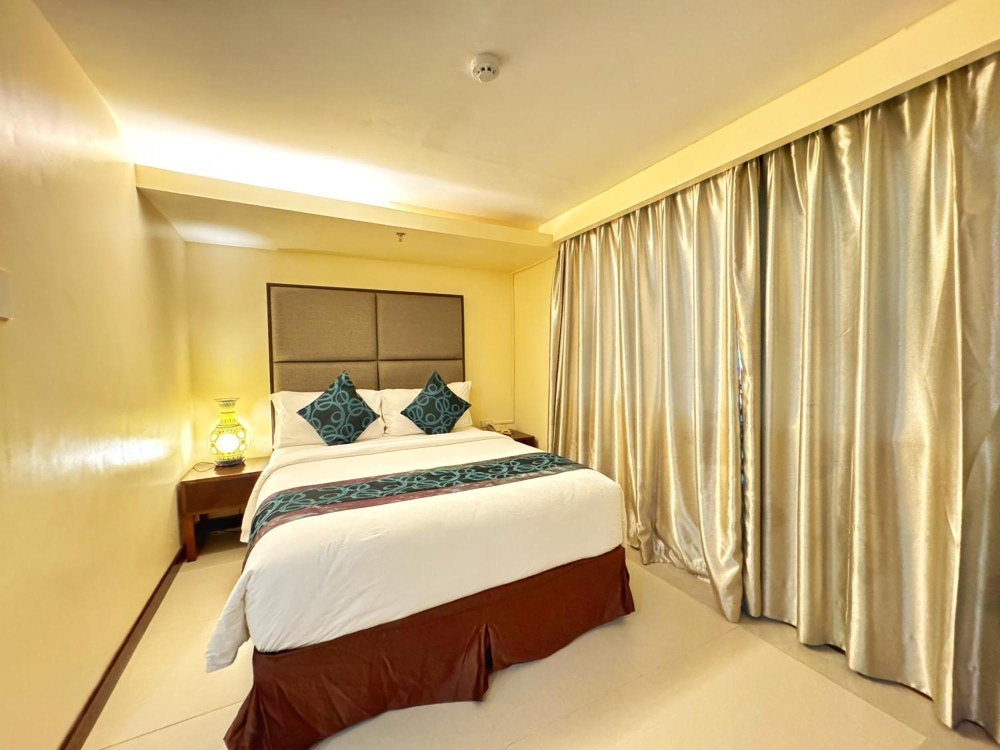 Golden Phoenix Hotel Boracay Manoc-Manoc Exterior photo