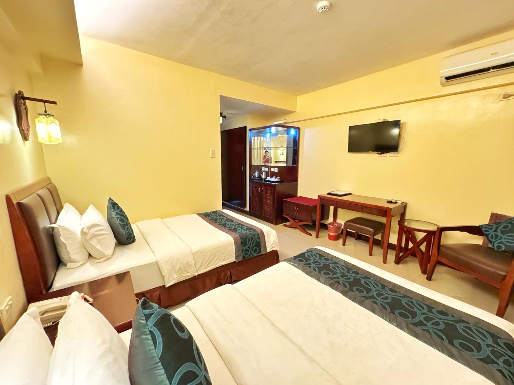 Golden Phoenix Hotel Boracay Manoc-Manoc Exterior photo