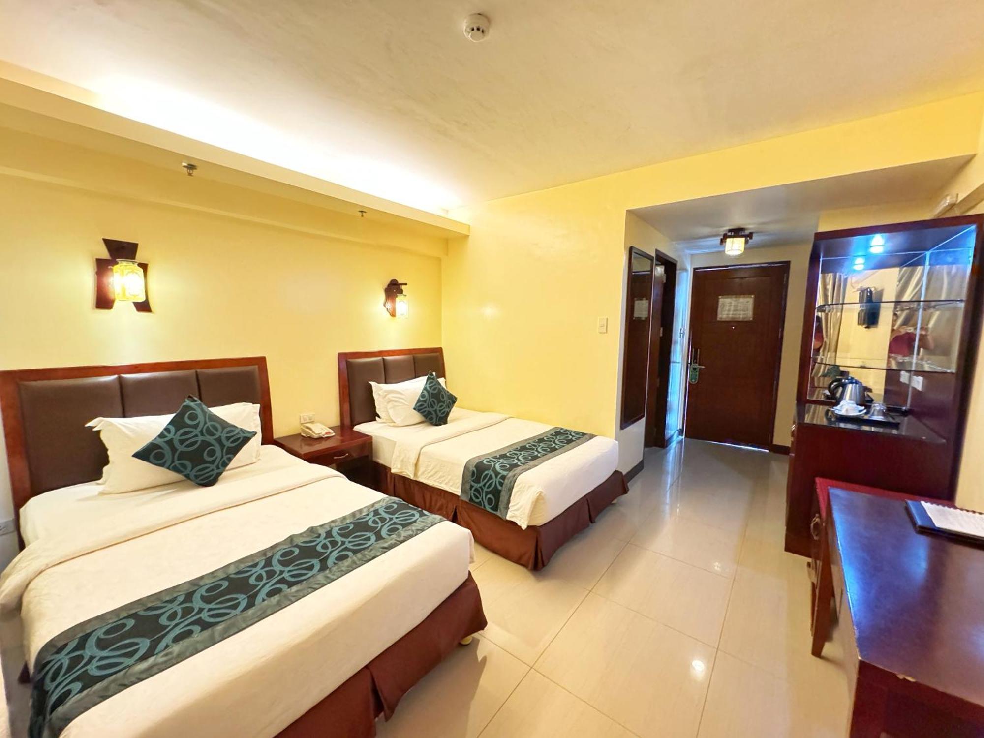 Golden Phoenix Hotel Boracay Manoc-Manoc Exterior photo