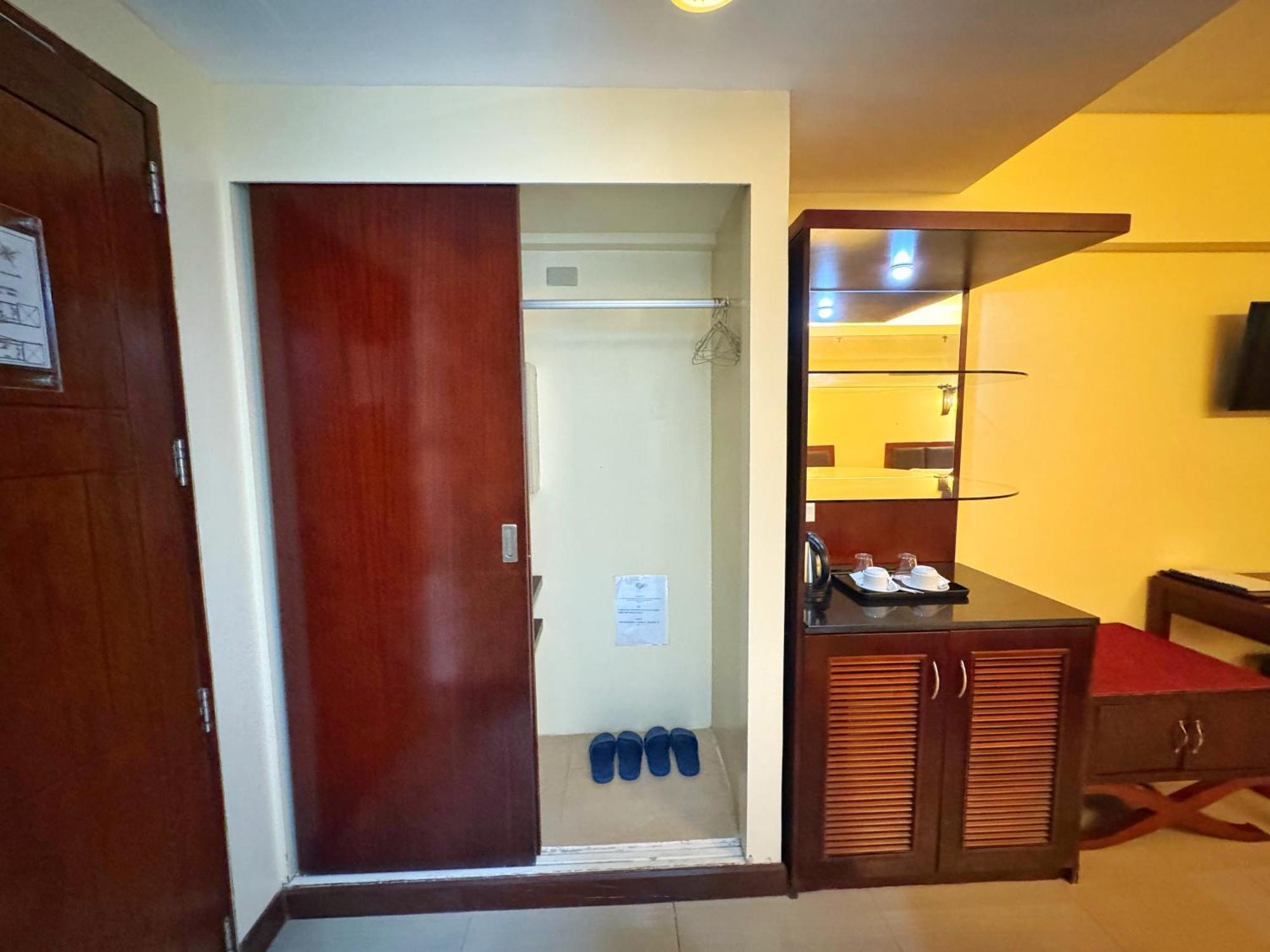 Golden Phoenix Hotel Boracay Manoc-Manoc Exterior photo